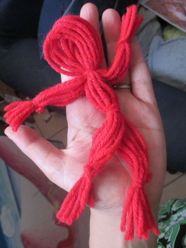 A yarn dolly