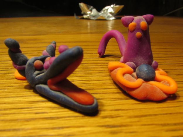 Of course, the fuchsia fellow on the right is actually a cat, not a dragon, but he came into existence at the same time as the dragon, and they are the best of friends and go everywhere together.  