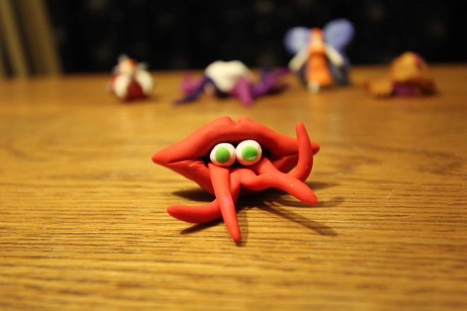 Greedy gaze, hungry mouth, probing tongues